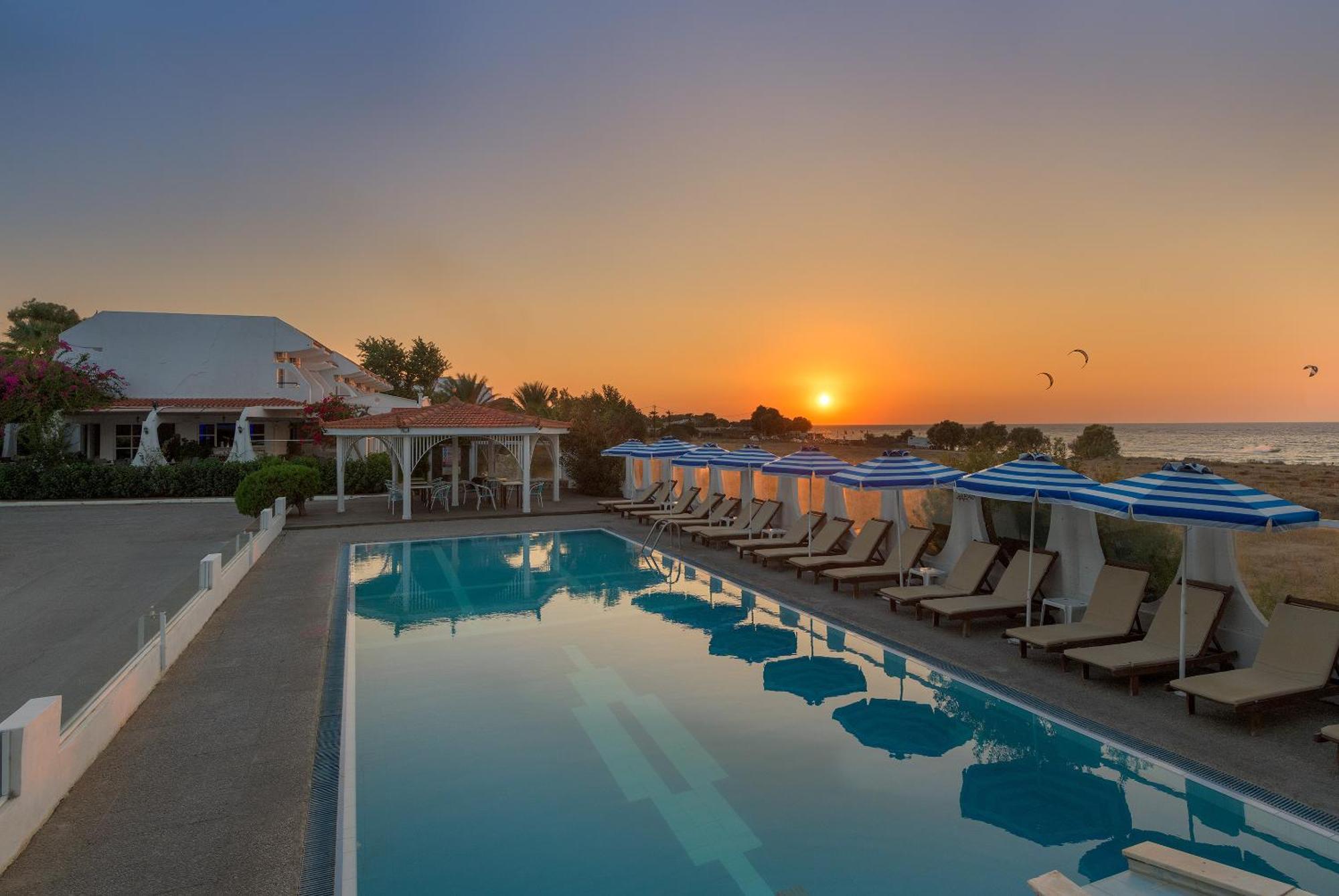 Nirvana Beach Hotel Theológosz Kültér fotó